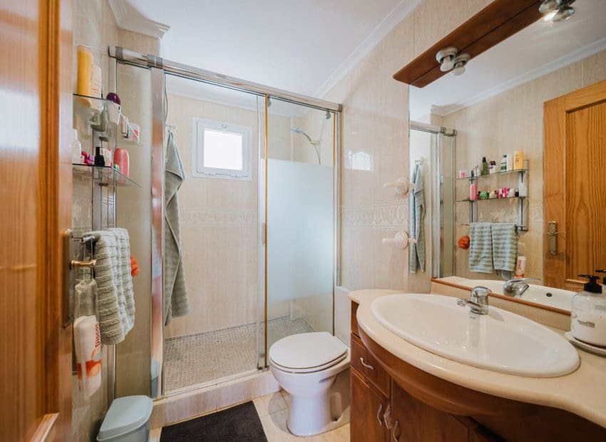 3 makuuhuone Huoneisto myytävänä paikassa Orihuela Costa mukana uima-altaan - 273 000 € (Ref: 9331359)