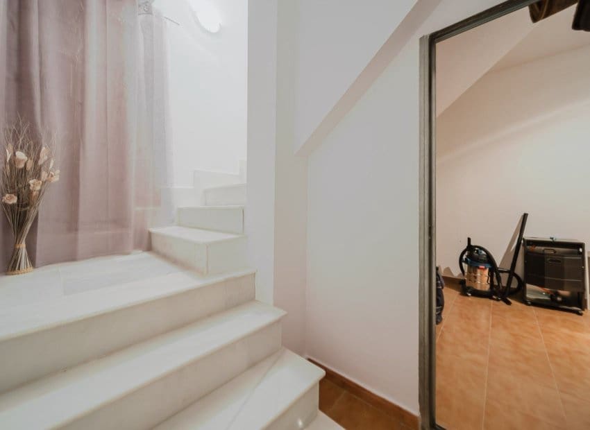 3 makuuhuone Huoneisto myytävänä paikassa Orihuela Costa mukana uima-altaan - 273 000 € (Ref: 9331359)