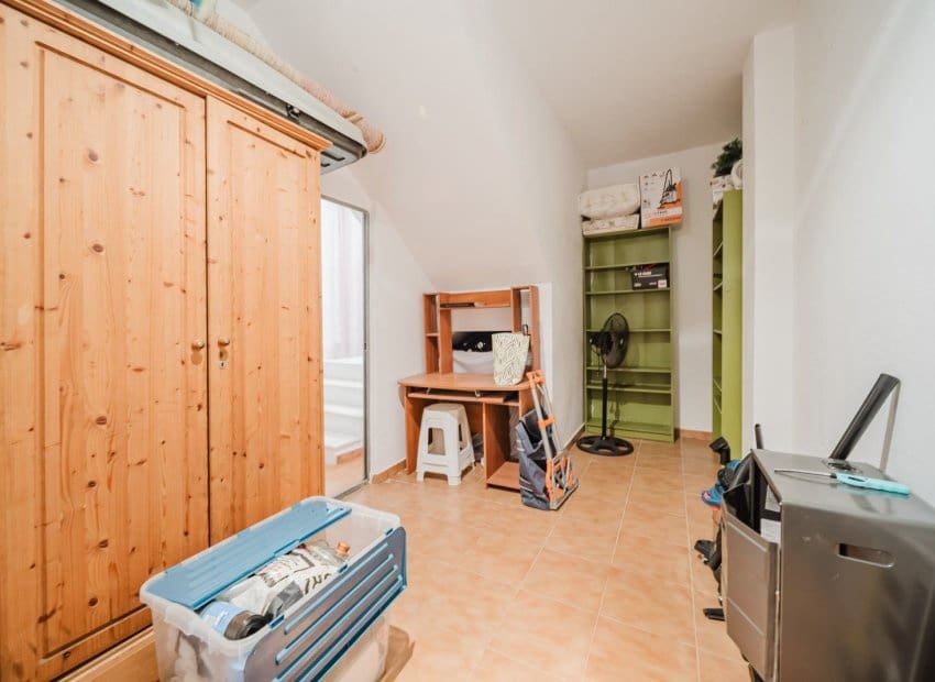 3 makuuhuone Huoneisto myytävänä paikassa Orihuela Costa mukana uima-altaan - 273 000 € (Ref: 9331359)