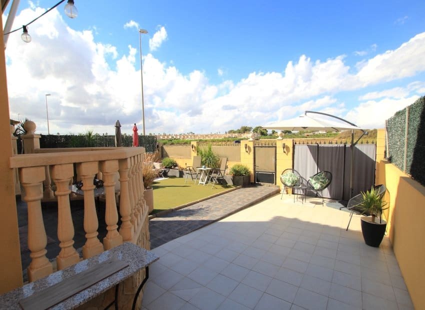 3 soveværelse Villa til salg i El Raso - € 325.000 (Ref: 9335646)