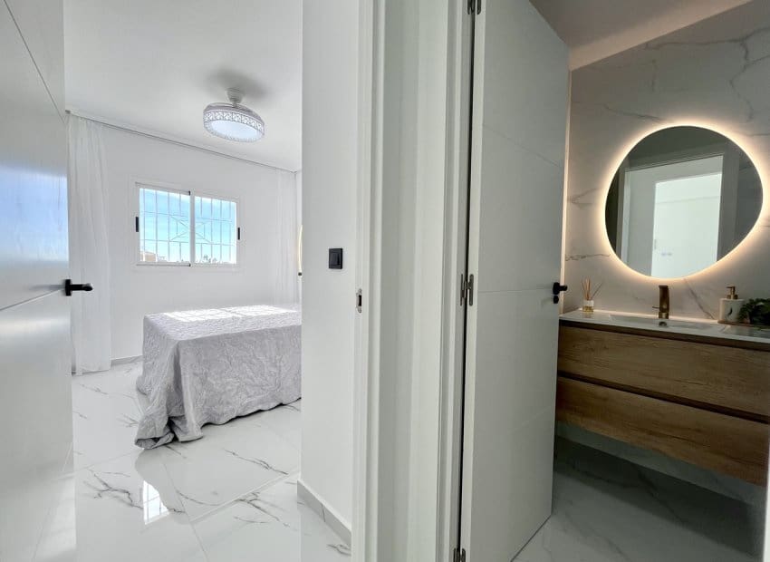 1 sypialnia Penthouse na sprzedaż w Playa Flamenca z basenem - 170 000 € (Ref: 9340226)