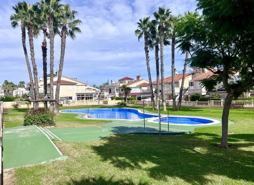 1 sypialnia Penthouse na sprzedaż w Playa Flamenca z basenem - 170 000 € (Ref: 9340226)