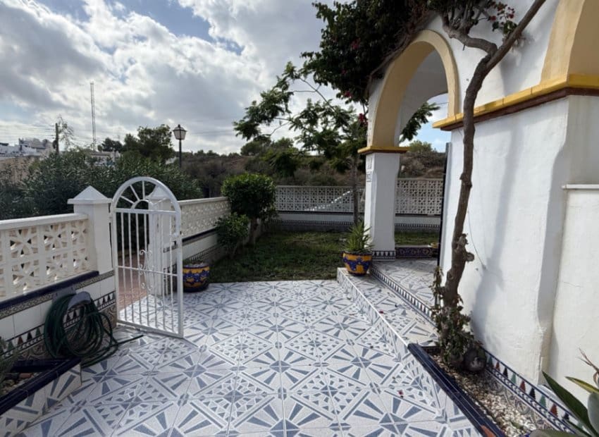 2 Zimmer Apartment zu verkaufen in San Miguel de Salinas mit Pool - 199.900 € (Ref: 9345580)