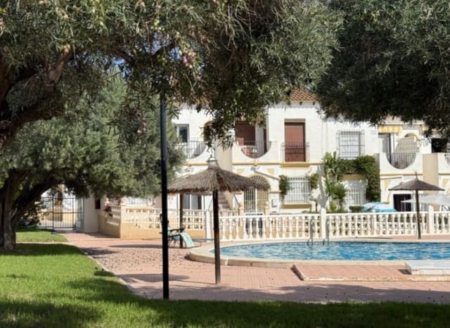 2 Zimmer Apartment zu verkaufen in San Miguel de Salinas mit Pool - 199.900 € (Ref: 9345580)