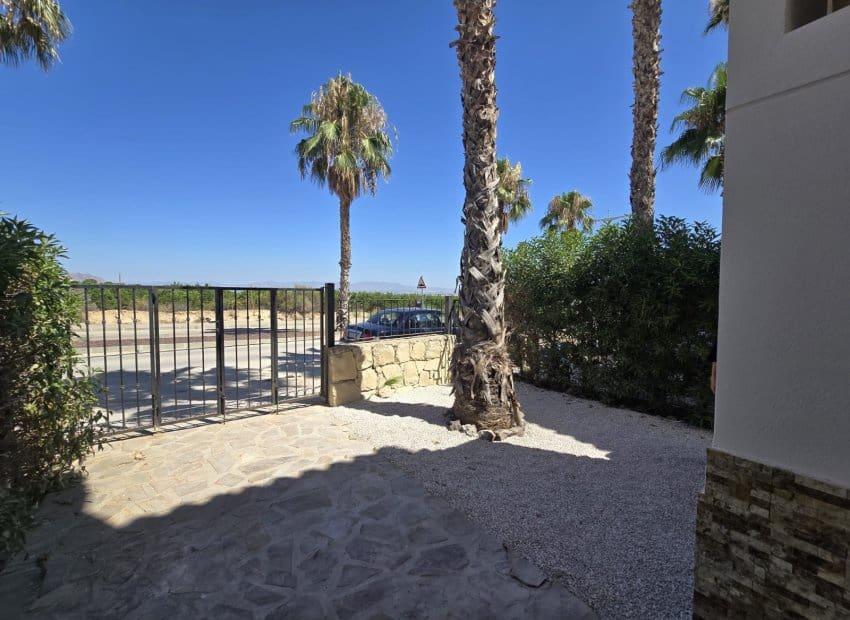 3 bedroom Semi-detached Villa for sale in Algorfa with pool - € 225,000 (Ref: 9345582)