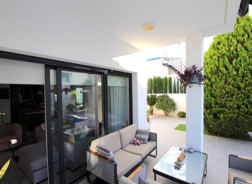 2 soveværelse Bungalow til salg i Benijofar med swimmingpool - € 424.950 (Ref: 9345585)