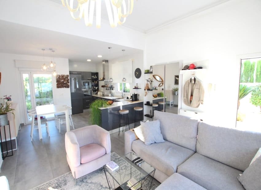 2 soveværelse Bungalow til salg i Benijofar med swimmingpool - € 424.950 (Ref: 9345585)