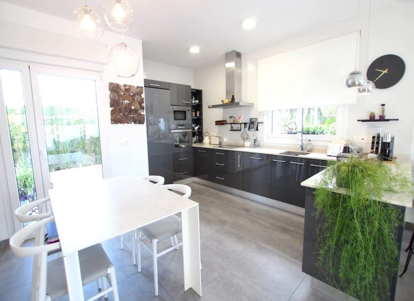 2 soveværelse Bungalow til salg i Benijofar med swimmingpool - € 424.950 (Ref: 9345585)