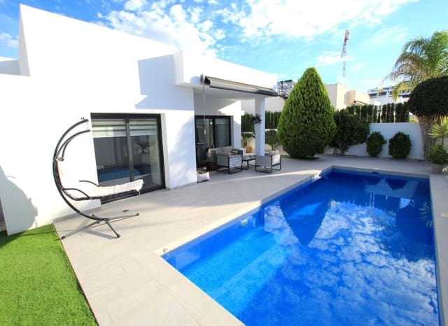 2 soveværelse Bungalow til salg i Benijófar med swimmingpool - € 424.950 (Ref: 9345585)