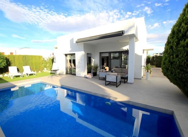 2 soveværelse Bungalow til salg i Benijófar med swimmingpool - € 424.950 (Ref: 9345585)