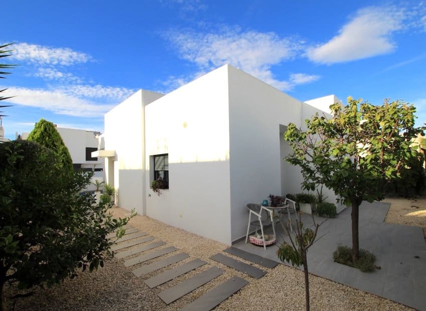 2 soveværelse Bungalow til salg i Benijofar med swimmingpool - € 424.950 (Ref: 9345585)