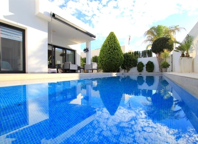 2 soveværelse Bungalow til salg i Benijófar med swimmingpool - € 424.950 (Ref: 9345585)