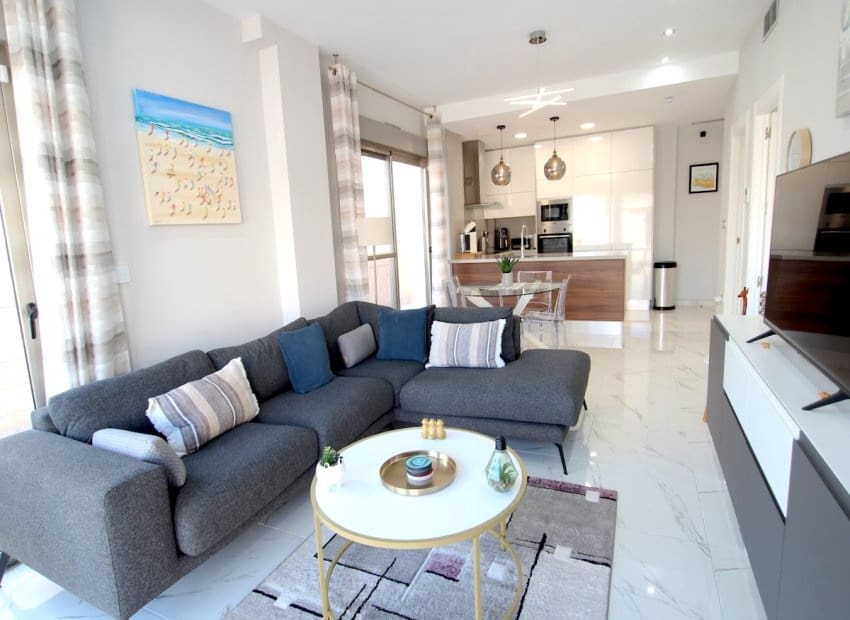 3 camera da letto Villa in vendita in Villamartin con piscina - 375.000 € (Rif: 9348487)