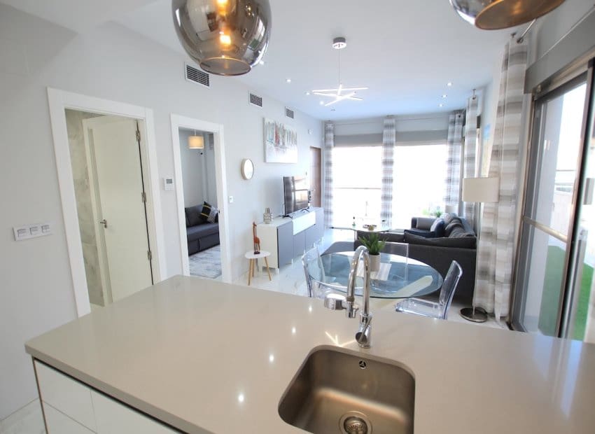 3 camera da letto Villa in vendita in Villamartin con piscina - 375.000 € (Rif: 9348487)