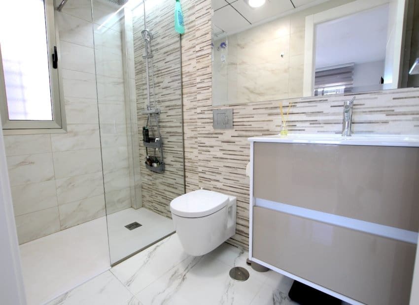 3 camera da letto Villa in vendita in Villamartin con piscina - 375.000 € (Rif: 9348487)