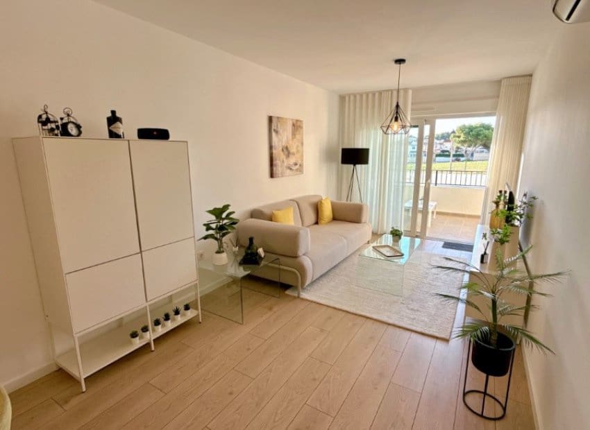 2 bedroom Beach Apartment for sale in Pilar de la Horadada with pool - € 219,900 (Ref: 9348488)