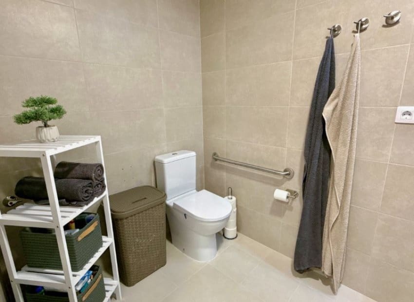 2 bedroom Beach Apartment for sale in Pilar de la Horadada with pool - € 219,900 (Ref: 9348488)