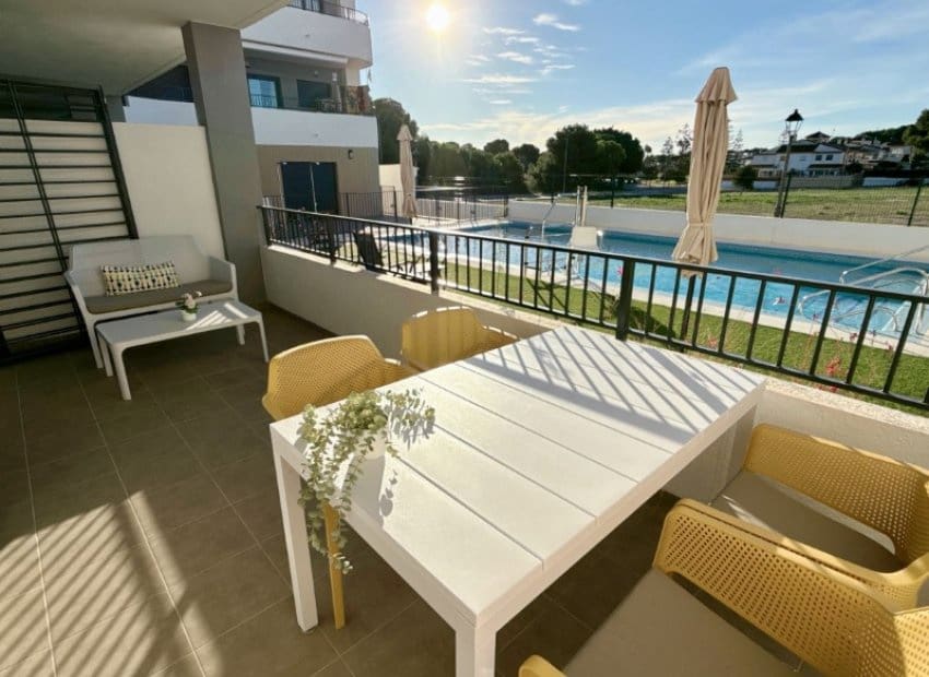 2 bedroom Beach Apartment for sale in Pilar de la Horadada with pool - € 219,900 (Ref: 9348488)