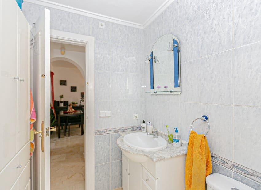 2 bedroom Bungalow for sale in Playa Flamenca with pool - € 199,999 (Ref: 9348496)