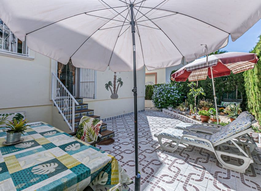 2 bedroom Bungalow for sale in Playa Flamenca with pool - € 199,999 (Ref: 9348496)