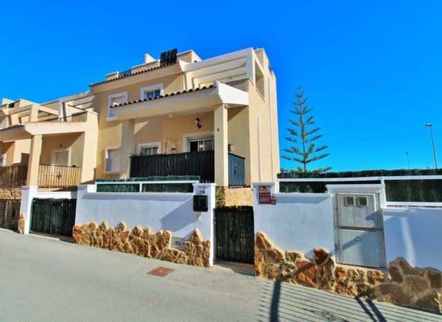 4 soveværelse Byhus til salg i San Miguel de Salinas med swimmingpool - € 239.995 (Ref: 9350107)