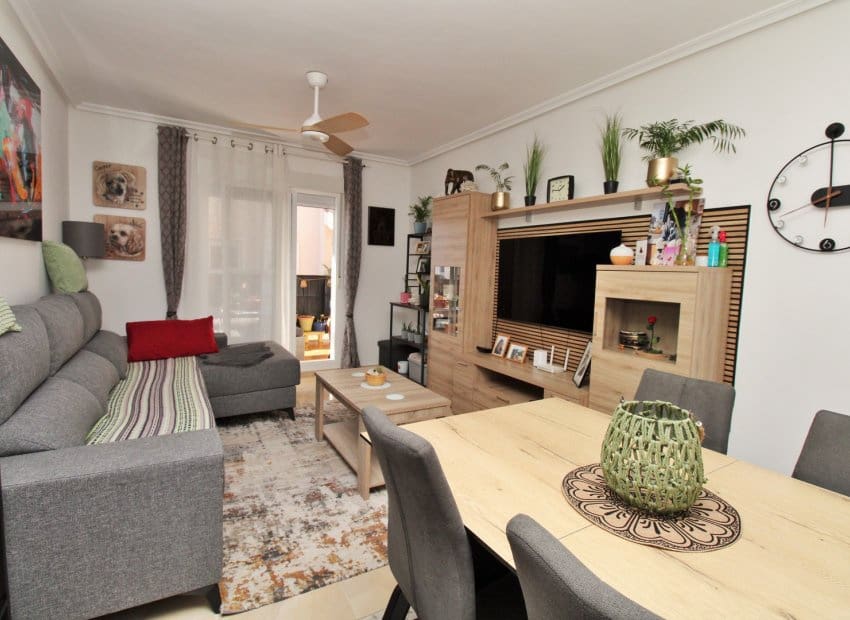 4 soveværelse Byhus til salg i San Miguel de Salinas med swimmingpool - € 239.995 (Ref: 9350107)