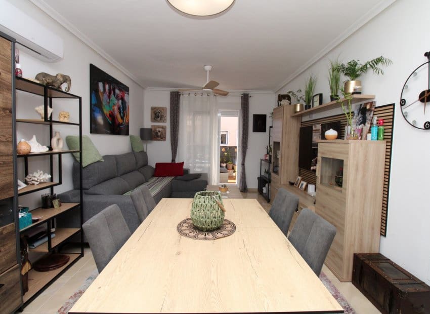 4 soveværelse Byhus til salg i San Miguel de Salinas med swimmingpool - € 239.995 (Ref: 9350107)