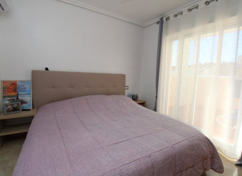 4 soveværelse Byhus til salg i San Miguel de Salinas med swimmingpool - € 239.995 (Ref: 9350107)