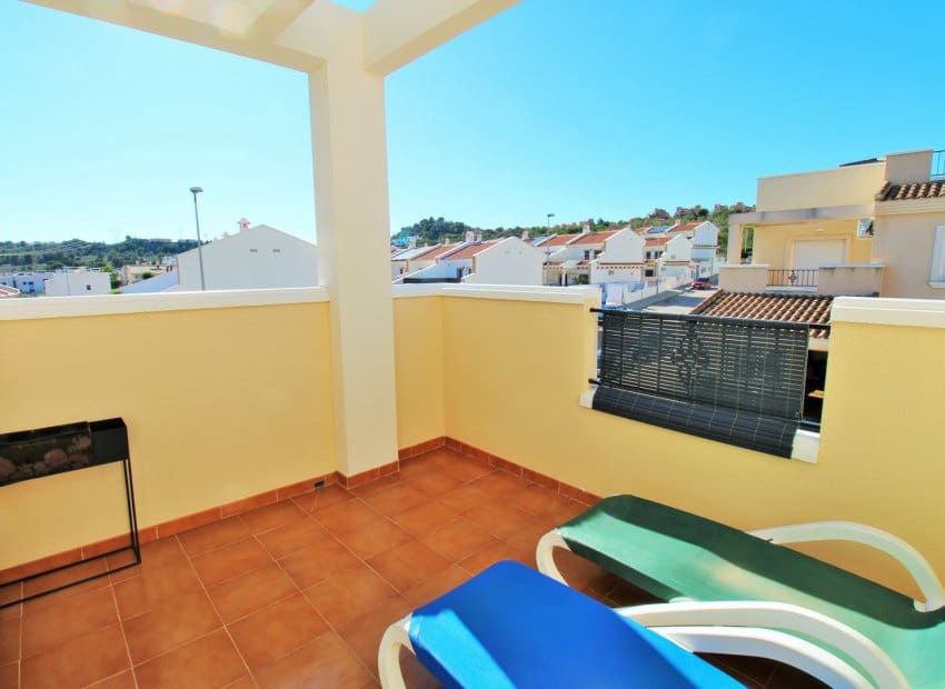 4 soveværelse Byhus til salg i San Miguel de Salinas med swimmingpool - € 239.995 (Ref: 9350107)