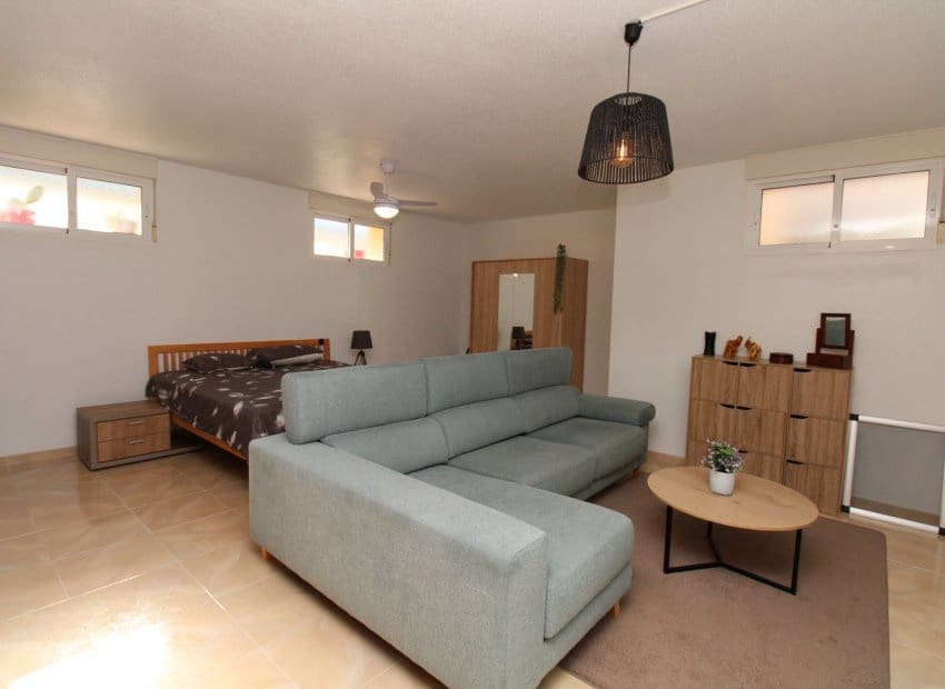 4 soveværelse Byhus til salg i San Miguel de Salinas med swimmingpool - € 239.995 (Ref: 9350107)