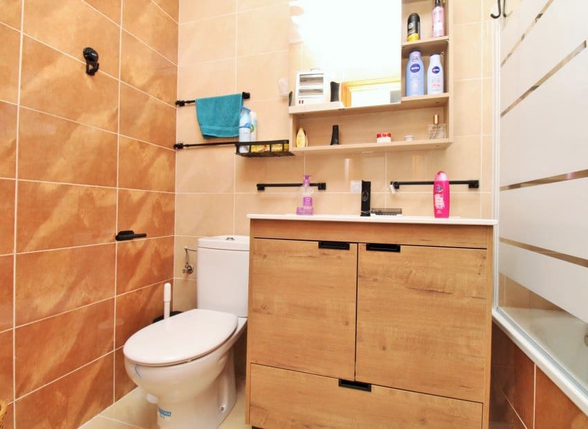 4 soveværelse Byhus til salg i San Miguel de Salinas med swimmingpool - € 239.995 (Ref: 9350107)