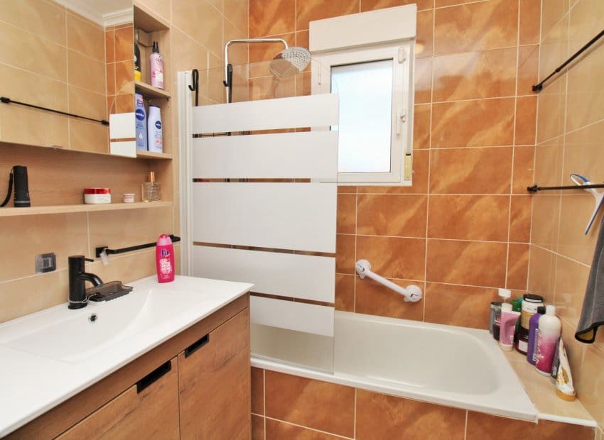 4 soveværelse Byhus til salg i San Miguel de Salinas med swimmingpool - € 239.995 (Ref: 9350107)