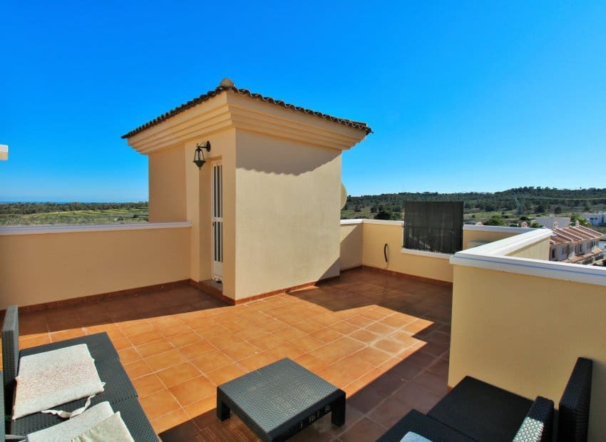 4 soveværelse Byhus til salg i San Miguel de Salinas med swimmingpool - € 239.995 (Ref: 9350107)