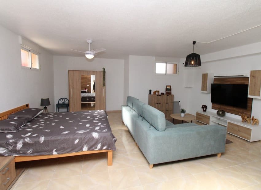 4 soveværelse Byhus til salg i San Miguel de Salinas med swimmingpool - € 239.995 (Ref: 9350107)