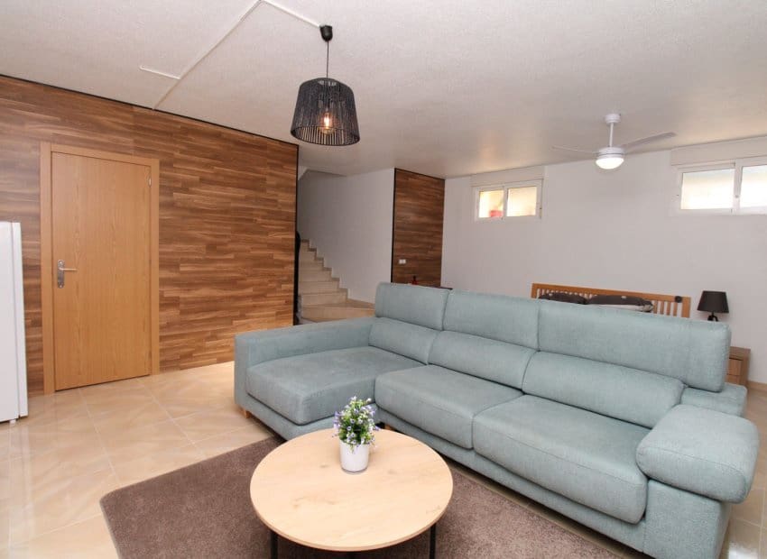 4 soveværelse Byhus til salg i San Miguel de Salinas med swimmingpool - € 239.995 (Ref: 9350107)