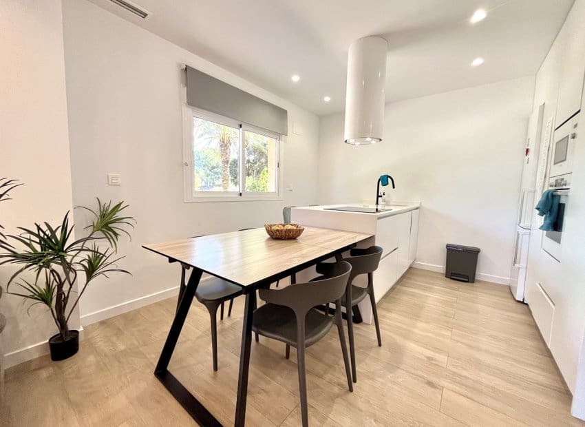 3 bedroom Apartment for sale in Torrevieja - € 199,990 (Ref: 9352170)