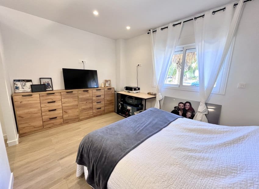 3 bedroom Apartment for sale in Torrevieja - € 199,990 (Ref: 9352170)