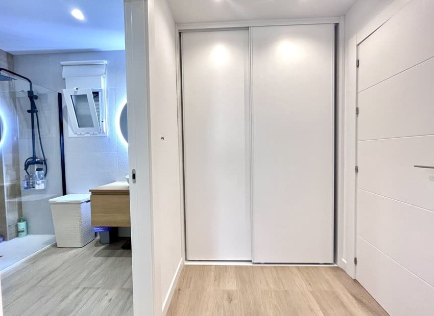 3 bedroom Apartment for sale in Torrevieja - € 199,990 (Ref: 9352170)