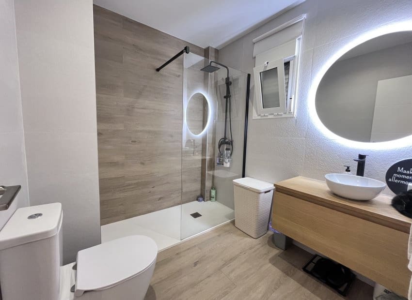 3 bedroom Apartment for sale in Torrevieja - € 199,990 (Ref: 9352170)