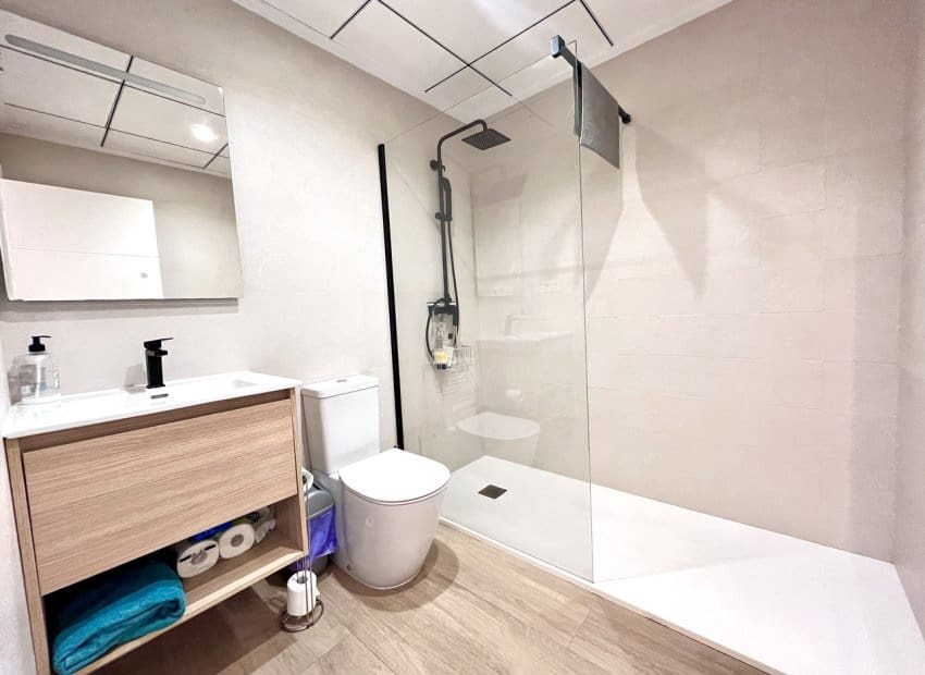 3 bedroom Apartment for sale in Torrevieja - € 199,990 (Ref: 9352170)