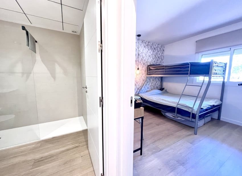 3 bedroom Apartment for sale in Torrevieja - € 199,990 (Ref: 9352170)