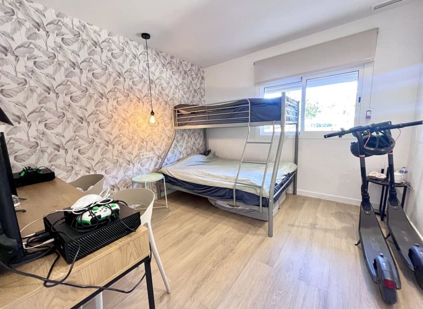 3 bedroom Apartment for sale in Torrevieja - € 199,990 (Ref: 9352170)