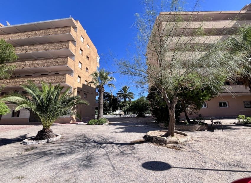 3 bedroom Apartment for sale in Torrevieja - € 199,990 (Ref: 9352170)