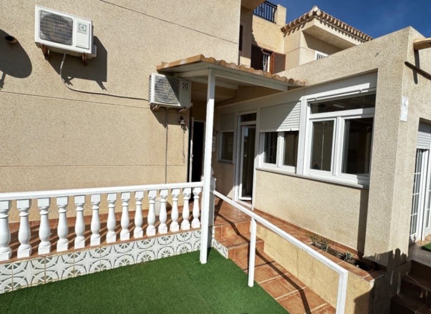 3 sovrum Semi-fristående Villa till salu i Orihuela - 239 000 € (Ref: 9357537)