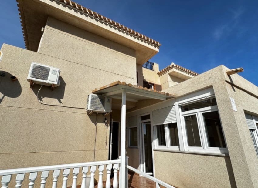 3 sovrum Semi-fristående Villa till salu i Orihuela - 239 000 € (Ref: 9357537)