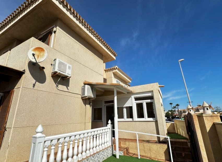 3 sovrum Semi-fristående Villa till salu i Orihuela - 239 000 € (Ref: 9357537)