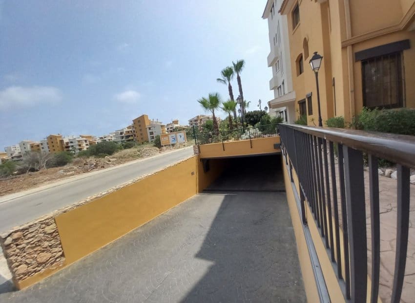 2 soveværelse Penthouse til salg i Orihuela Costa med swimmingpool - € 299.900 (Ref: 9357664)