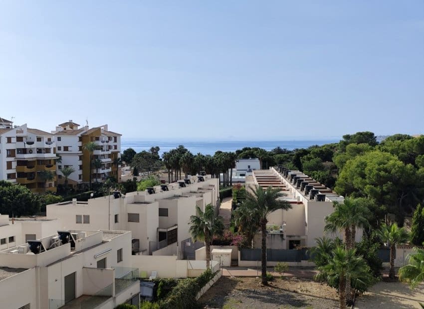 2 soveværelse Penthouse til salg i Orihuela Costa med swimmingpool - € 299.900 (Ref: 9357664)