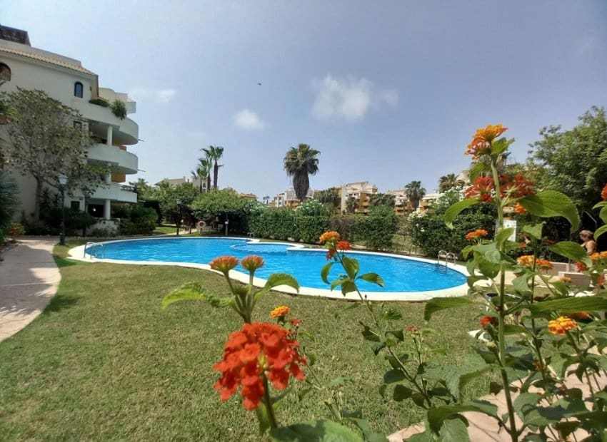 2 soveværelse Penthouse til salg i Orihuela Costa med swimmingpool - € 299.900 (Ref: 9357664)
