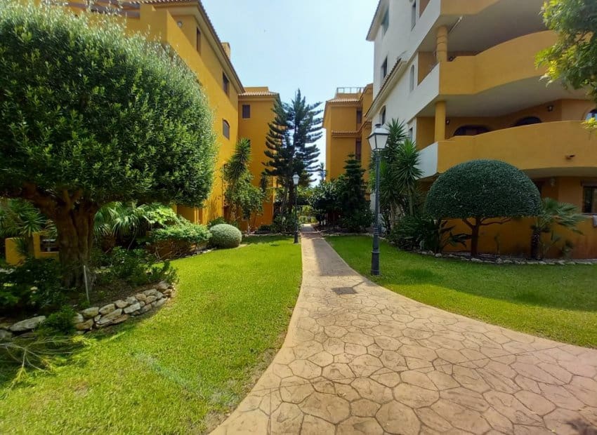 2 soveværelse Penthouse til salg i Orihuela Costa med swimmingpool - € 299.900 (Ref: 9357664)